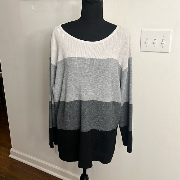 Vince Camuto Plus Size Sweater, Sz. XXL. - Picture 1 of 6
